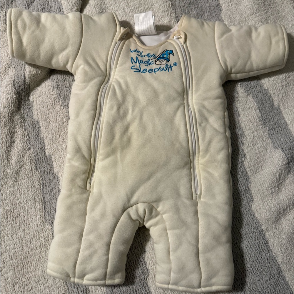 Baby Merlin’s magic sleep suit. Size Large, 6-9months. Good condition.